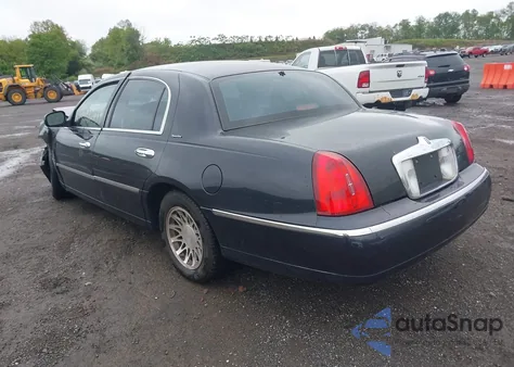 2000 Lincoln Town Car Signature из США, поврежденный, VIN 1LNHM82W1YY893845